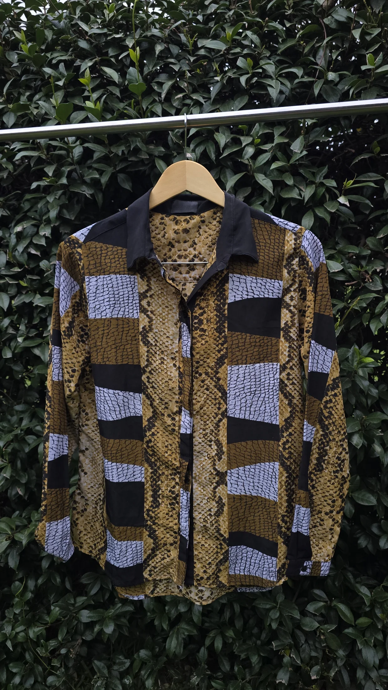 Camisa Ay not dead