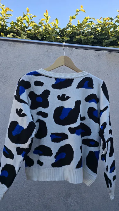 Sweater Checa
