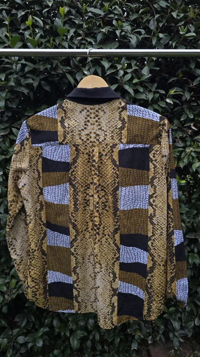 Camisa Ay not dead